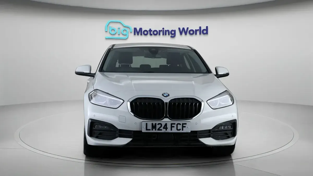 Used BMW 118 136 HP (100 kW) 2024 White Hatchback