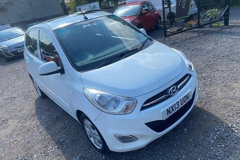 White Used 2013 Hyundai i10 Style Hatchback | £2,865 (Good price) - Image 1/1