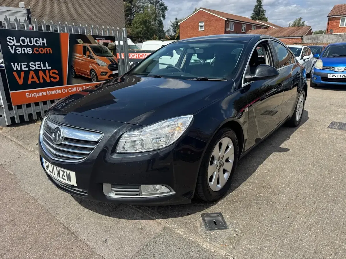 Used Vauxhall Insignia SRi 160 HP (117 kW) 2011 Black Hatchback