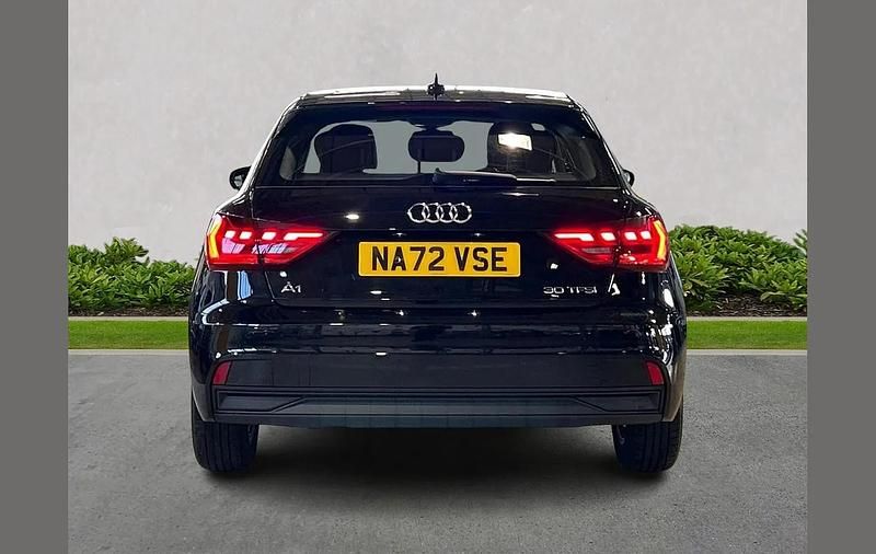 Usado Audi A1 Design 110 HP (80 kW) 2022 Preto SUV