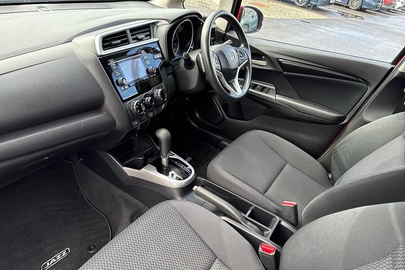 Used Honda Jazz S 102 HP (75 kW) 2017 Milano red Hatchback