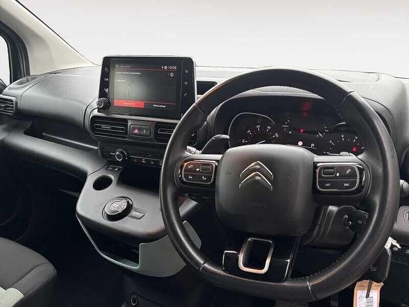 Used Citroën Berlingo Feel 2019 Green MPV