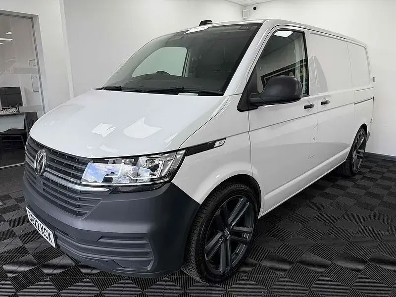 Käytetty VW Transporter Startline 110 HP (80 kW) 2022 Valkoinen Van