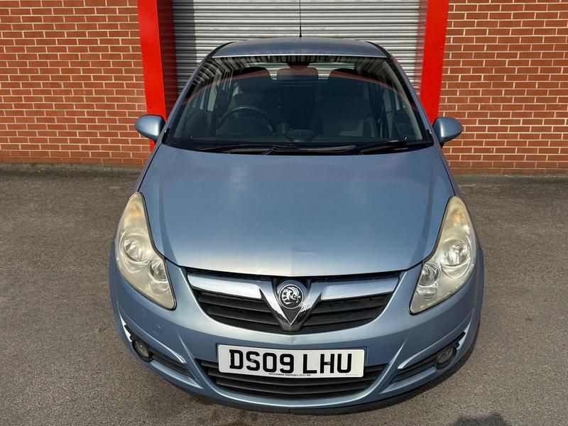 Second-hand Vauxhall Corsa Design Edition 89 CP (65 kW) 2009 Albastru Hatchback