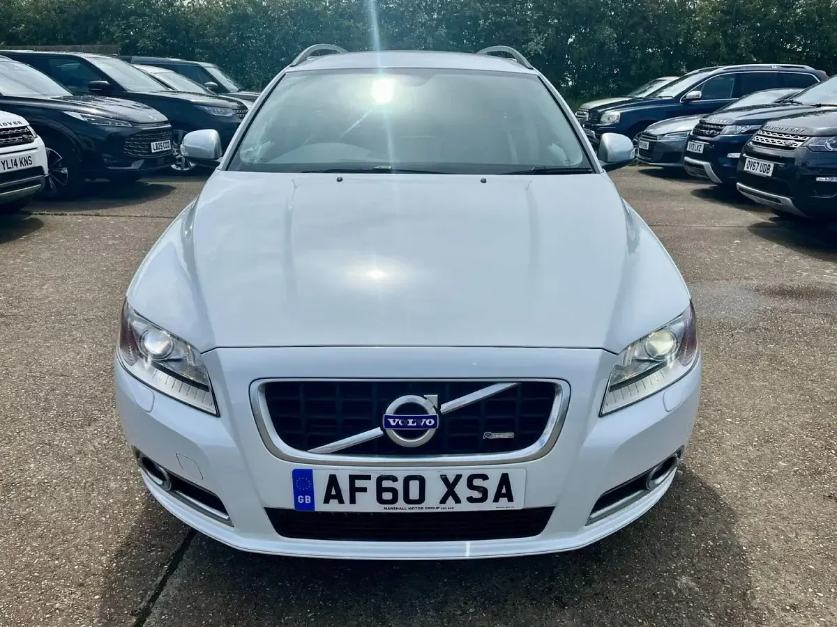 Used Volvo V70 R-Design 2010 White Estate