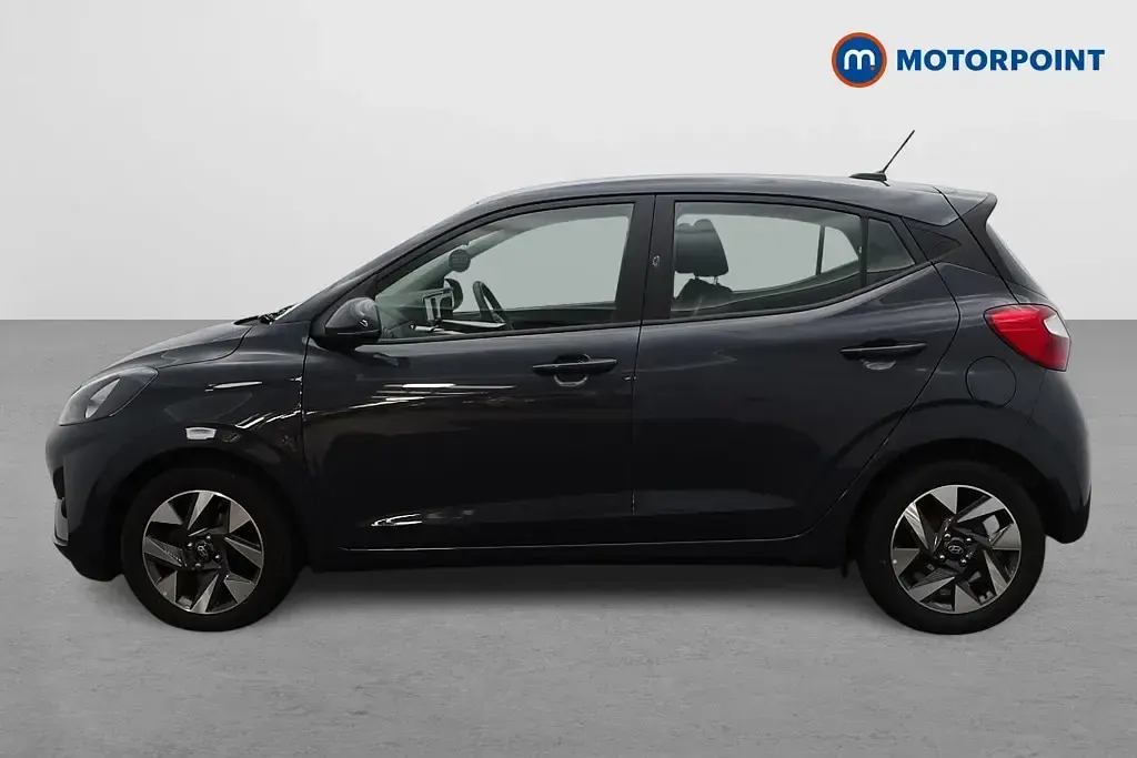 Used Hyundai i10 Advanced 67 HP (49 kW) 2024 Grey Hatchback