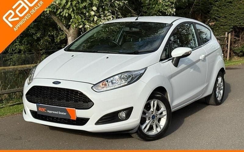 White Used 2016 Ford Fiesta Zetec Hatchback | £6,290 (Fair price) - Image 1/3