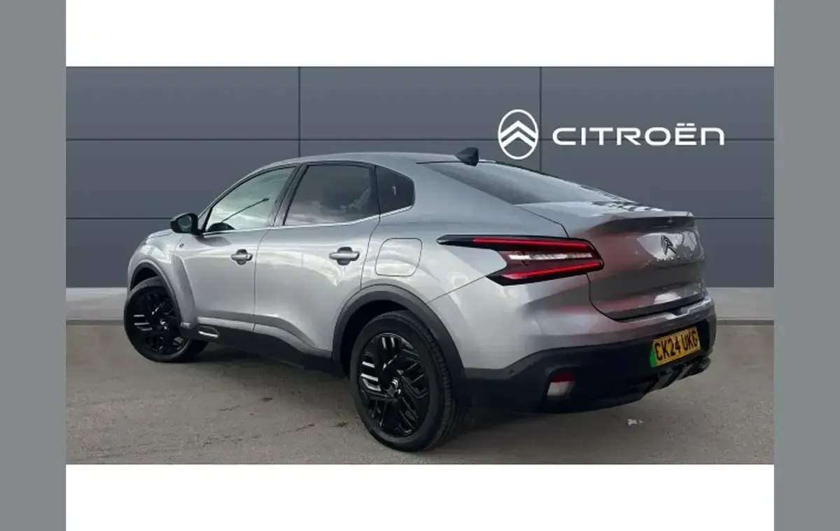 Begagnad Citroën e-C4 100 kW (136 HK) 2024 Grå Sedan