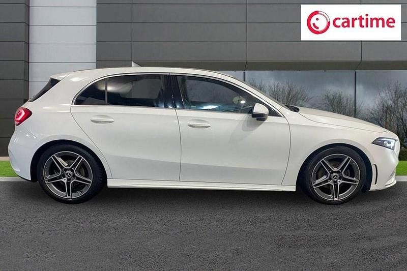 Used Mercedes A180 AMG line 136 HP (100 kW) 2019 White Hatchback