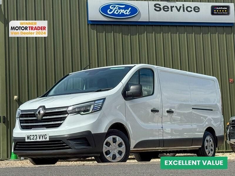 White Used 2023 Renault Trafic Van | £18,994 (Fair price) - Image 1/4