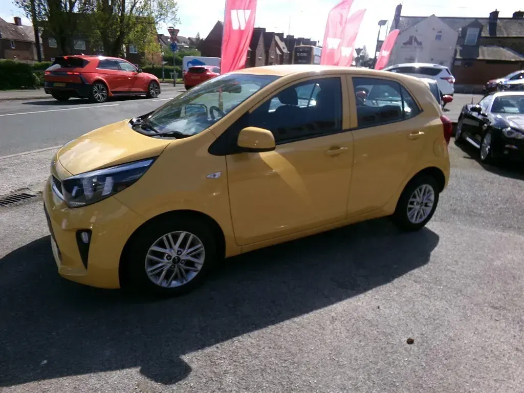 Used Kia Picanto 66 HP (48 kW) 2021 Yellow Hatchback