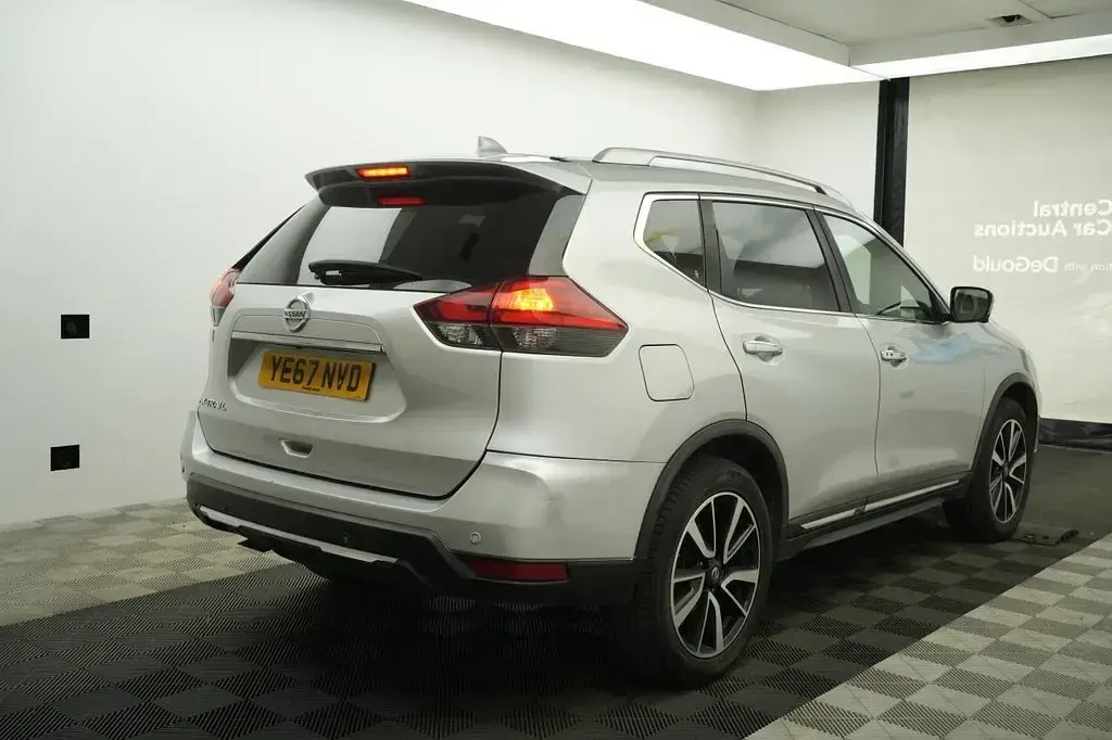 Used Nissan X-Trail Tekna 130 HP (95 kW) 2017 Silver SUV