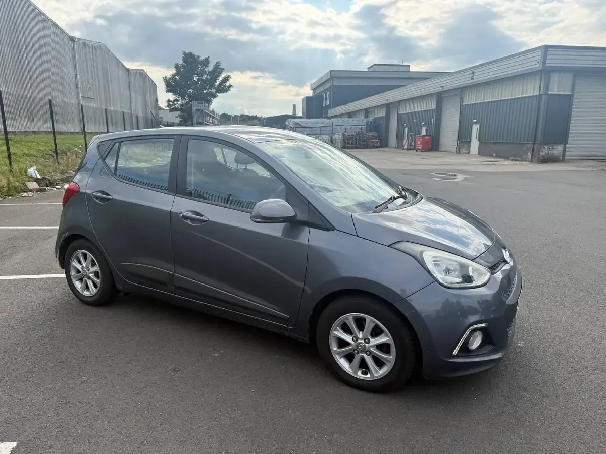 Used Hyundai i10 Premium 67 HP (49 kW) 2014 Grey Hatchback