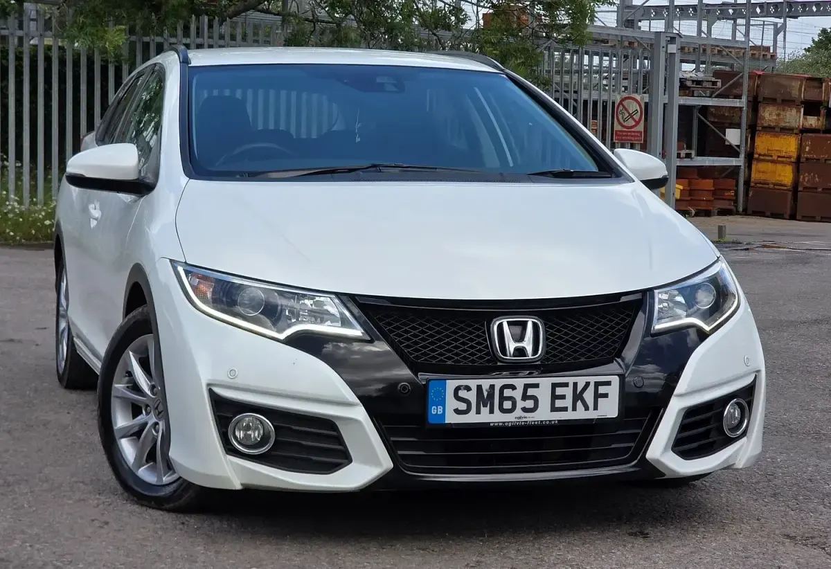 Used Honda Civic SE Plus 120 HP (88 kW) 2015 White Estate
