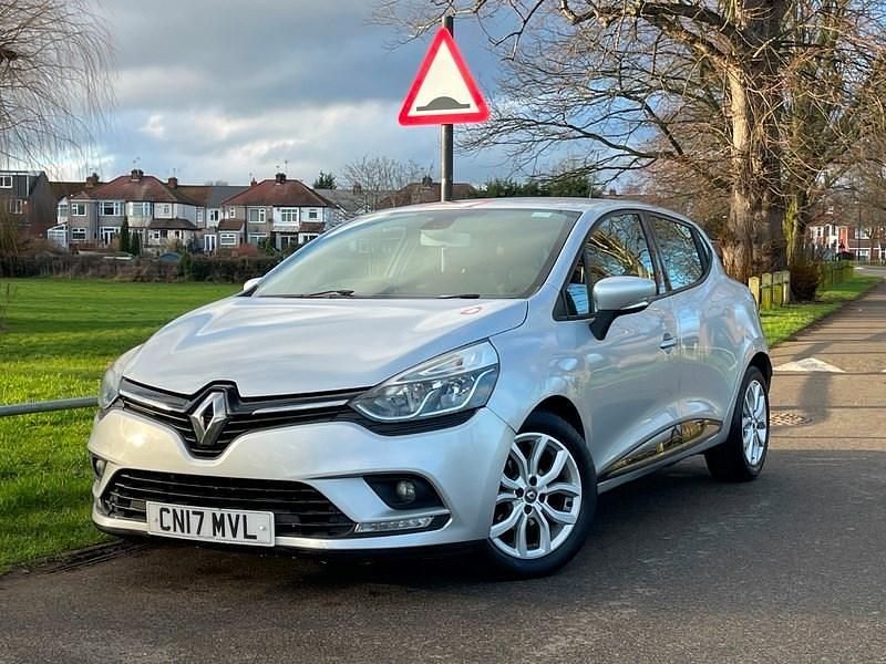 Used Renault Clio IV Dynamique 2017 Silver Hatchback