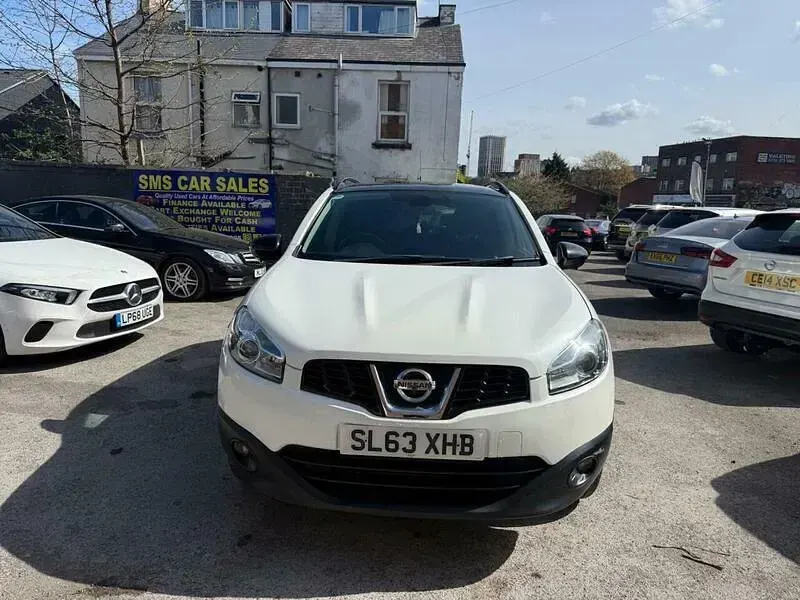 Used Nissan Qashqai 360º 110 HP (80 kW) 2013 White SUV