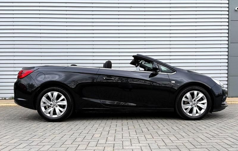 Używany Vauxhall Cascada 2013 Czarny Kabriolet