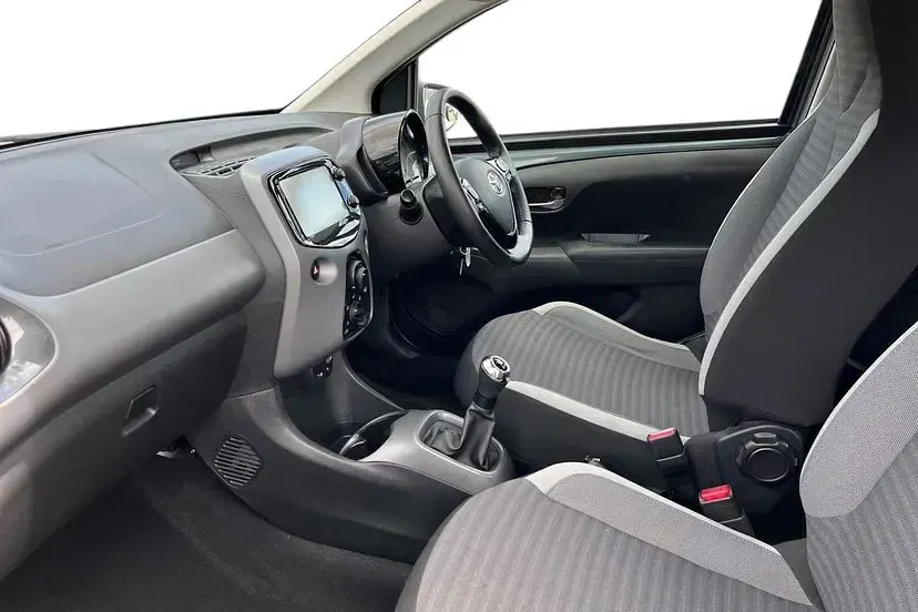 Used Toyota Aygo X-play 72 HP (52 kW) 2018 Grey Hatchback