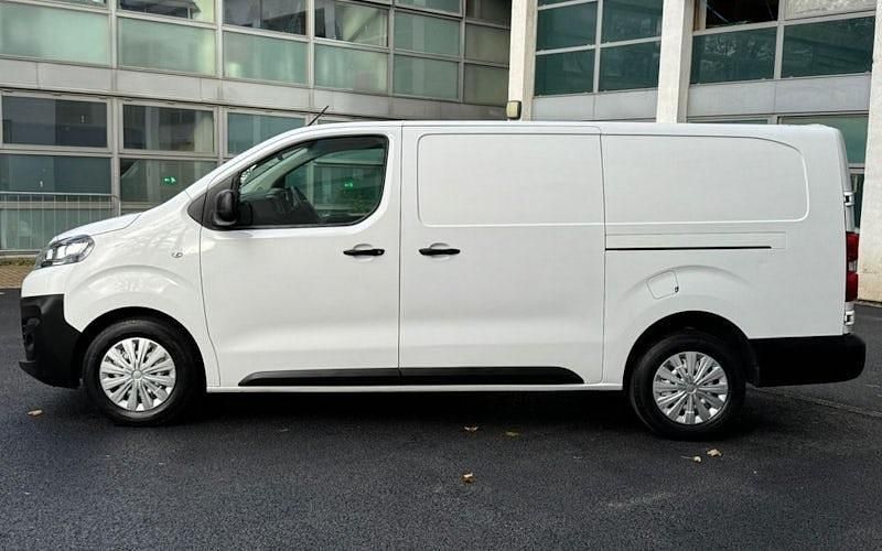 Used Citroën Dispatch 101 HP (74 kW) 2020 White MPV