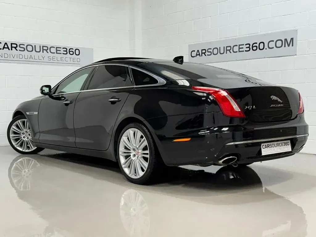 Used Jaguar XJ Portfolio 340 HP (250 kW) 2017 Black Sedan