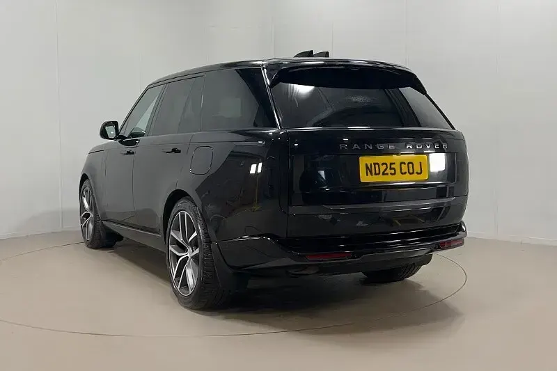 Używany Land Rover Range Rover SE 453 KM (333 kW) 2025 Czarny SUV
