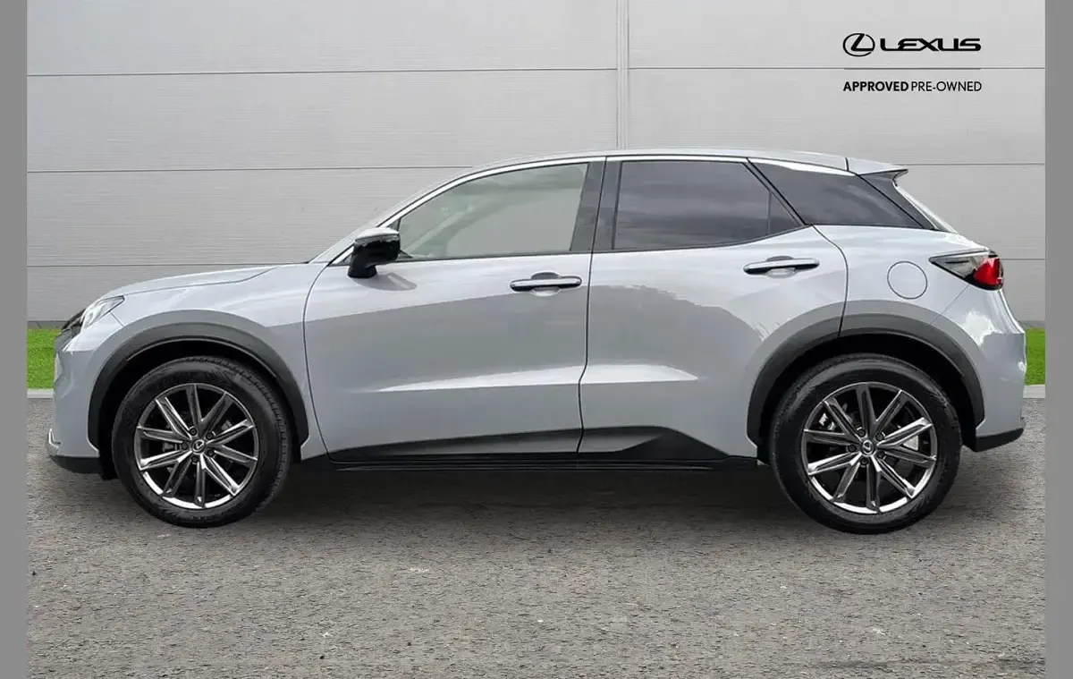 Used Lexus LBX 134 HP (98 kW) 2024 Grey SUV