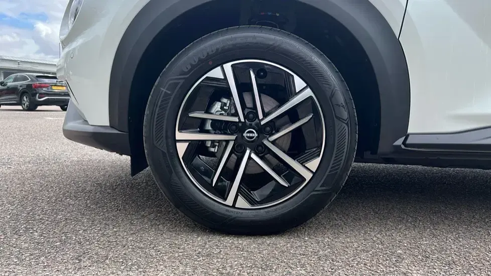 New Nissan Juke N-Connecta 143 HP (105 kW) 2026 Pearl  white SUV