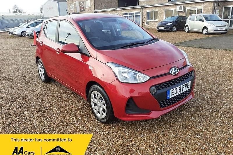 Used Hyundai i10 SE 66 HP (48 kW) 2018 Red Hatchback