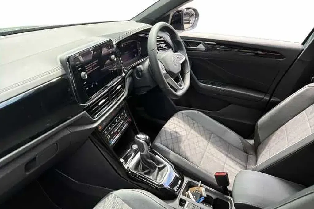 Used VW T-Roc Black Edition 150 HP (110 kW) 2025 Blue SUV