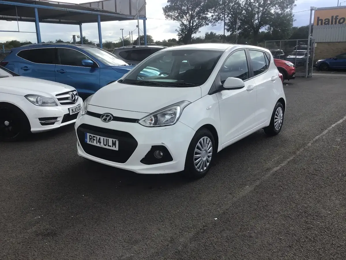 Used Hyundai i10 SE 2014 White Hatchback