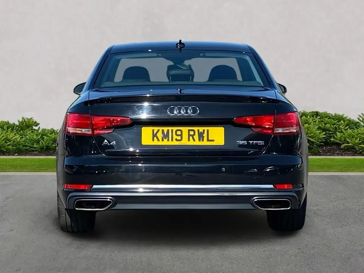 Used Audi A4 Sport 150 HP (110 kW) 2019 Black Sedan