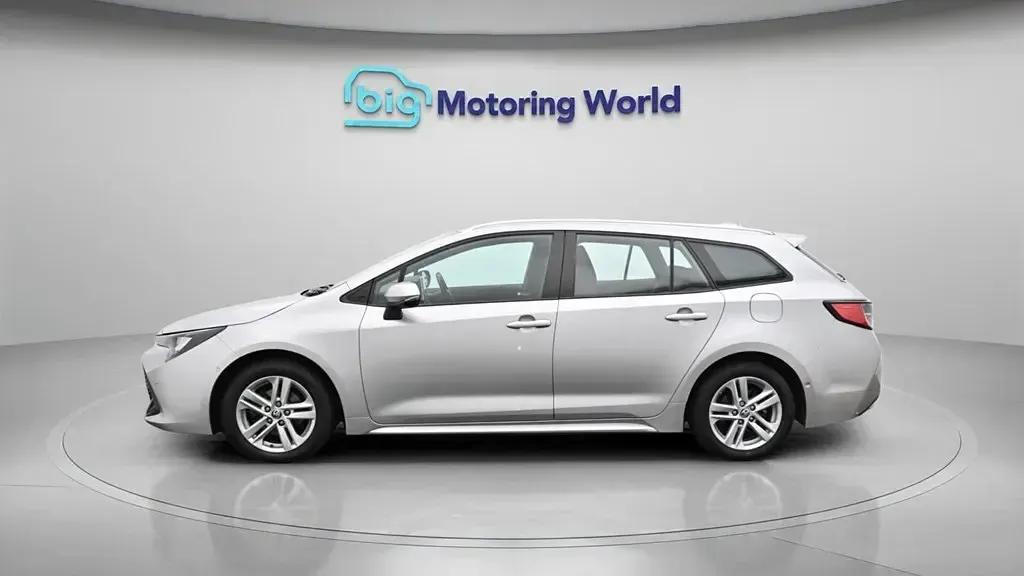 Begagnad Toyota Corolla 122 HK (89 kW) 2022 Silver Kombi