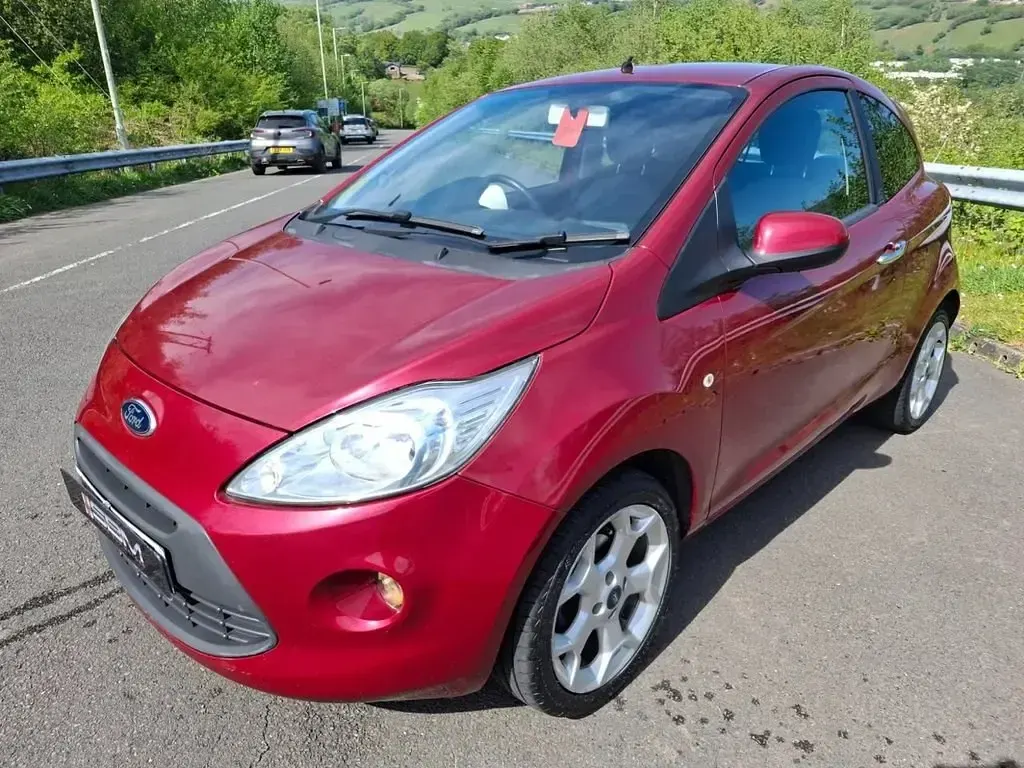 Używany Ford Ka Titanium 69 KM (50 kW) 2012 Czerwony Hatchback