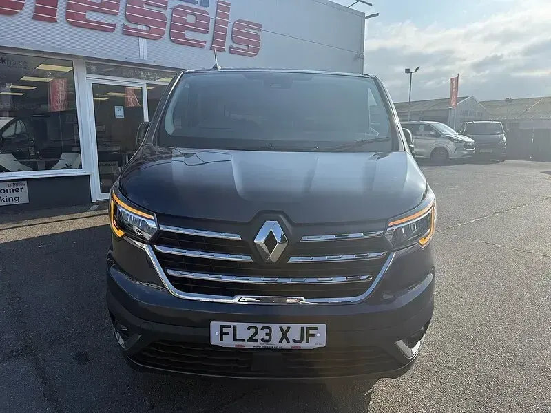 Used Renault Trafic 148 HP (108 kW) 2023 Slate grey
