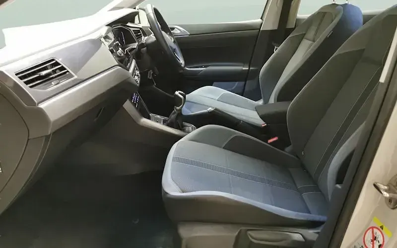 Usado VW Polo Style 95 HP (69 kW) 2023 Cinzento Citadino