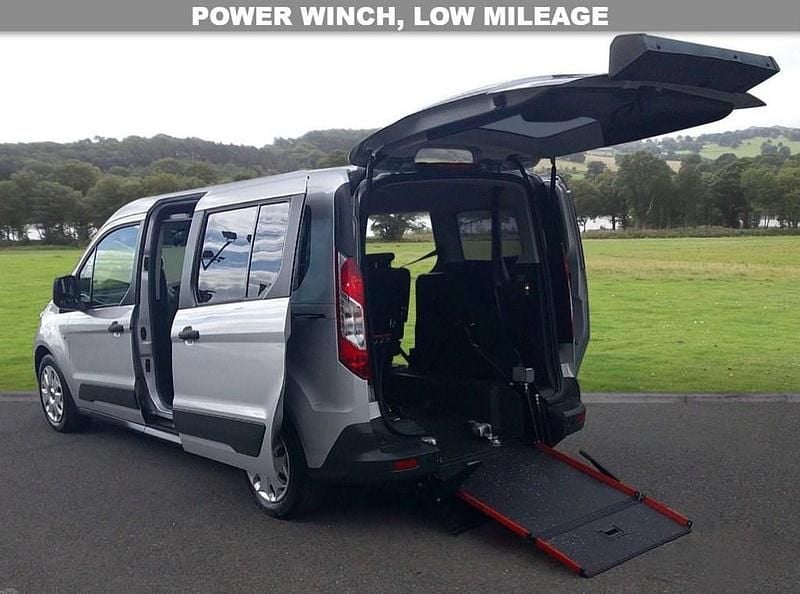 Used Ford Grand Tourneo Connect Zetec 100 HP (73 kW) 2018 Silver MPV