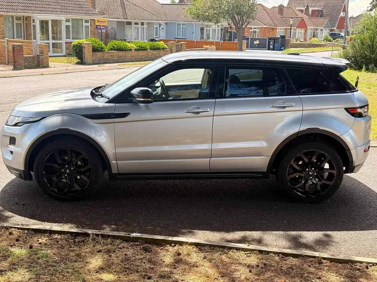 Used Land Rover Range Rover evoque Dynamic 2011 Silver Estate