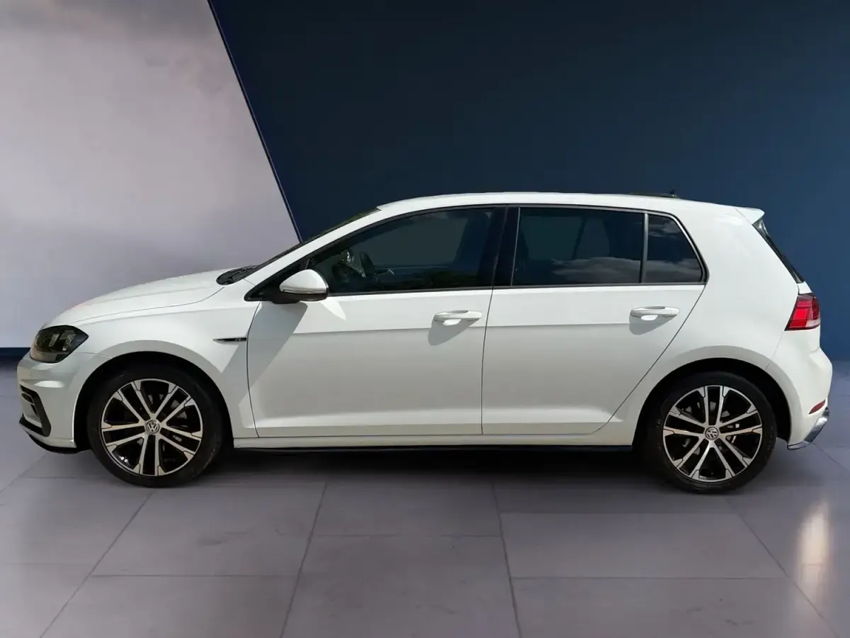 Używany VW Golf VII R-line 150 KM (110 kW) 2019 Biały Hatchback