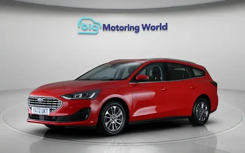 Używany Ford Focus Titanium 125 KM (91 kW) 2023 Czerwony Kombi