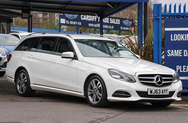 Used Mercedes E220 SE 2013 White Estate
