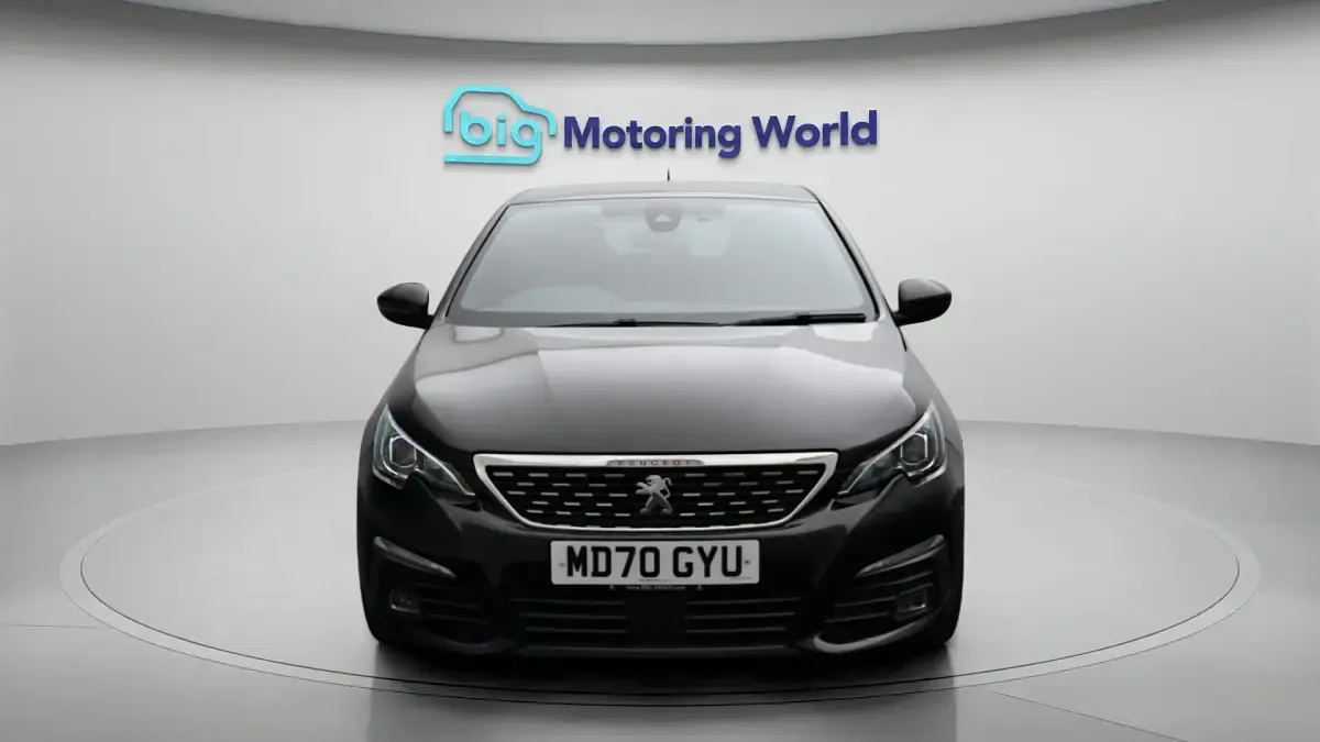 Used Peugeot 308 Premium 129 HP (94 kW) 2021