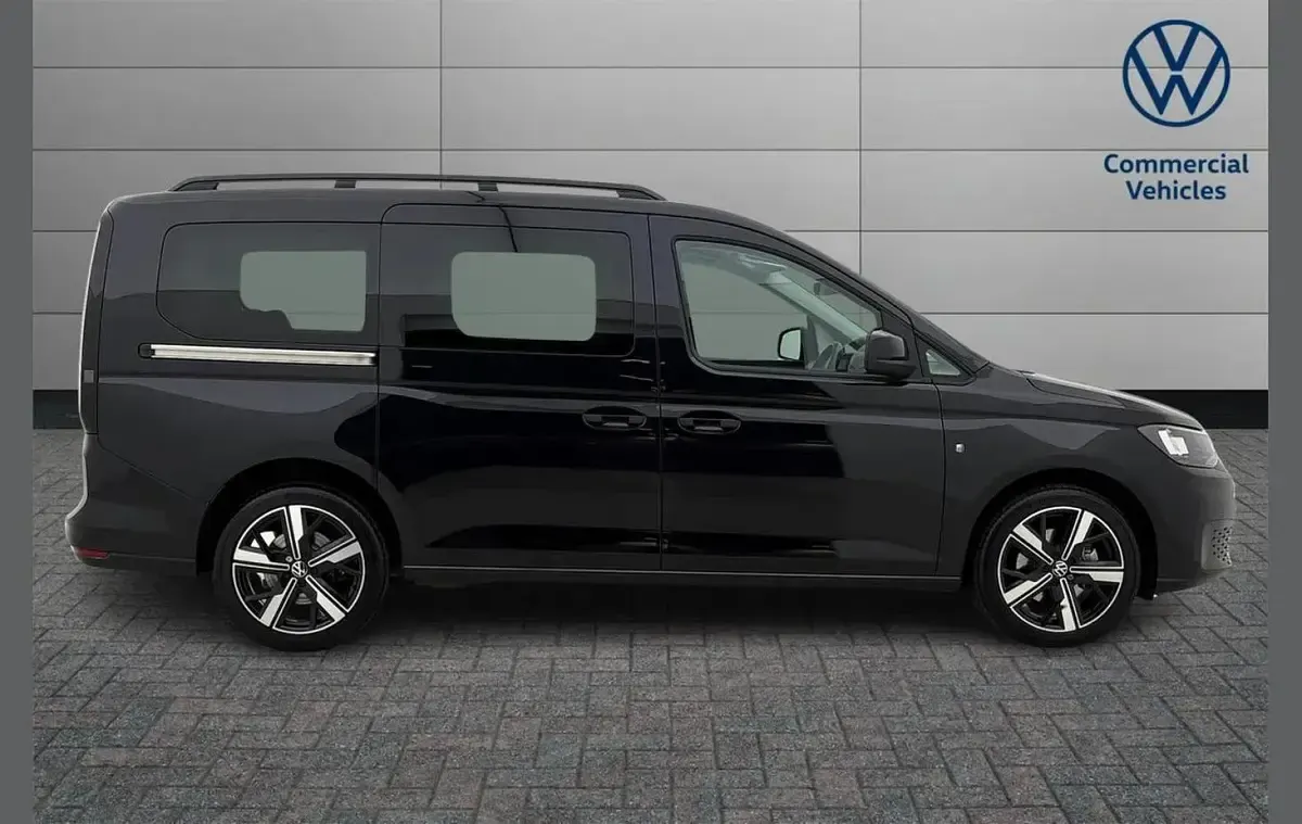Used VW Caddy Maxi Life 122 HP (89 kW) 2025 Black MPV
