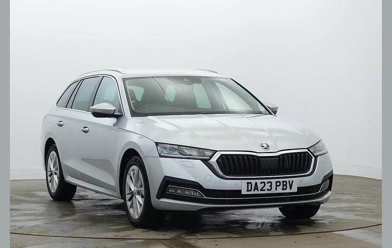 Brilliant silver metallic Used 2023 Skoda Octavia SE L Estate | £23,995 (Fair price) - Image 1/4