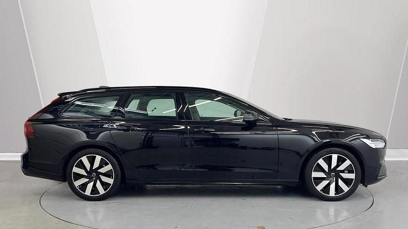 Used Volvo V90 Plus 345 HP (253 kW) 2025 Black Estate