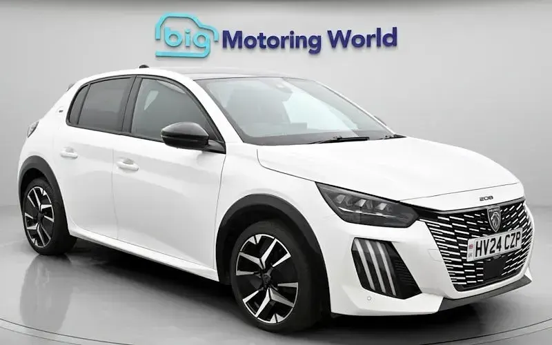 Used Peugeot 208 GT 102 HP (75 kW) 2024 Hatchback