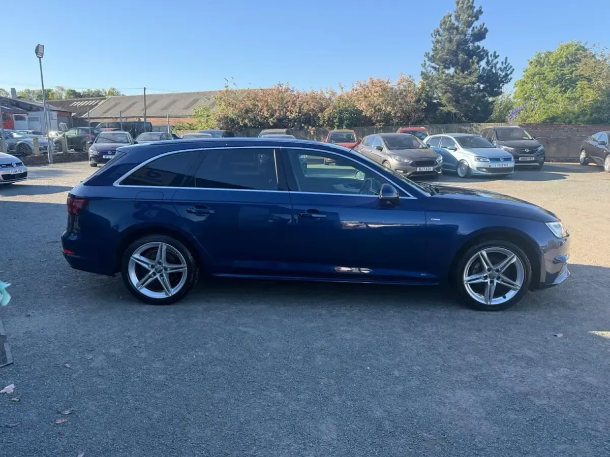 Usado Audi A4 S-Line 190 HP (139 kW) 2018 Azul Carrinha