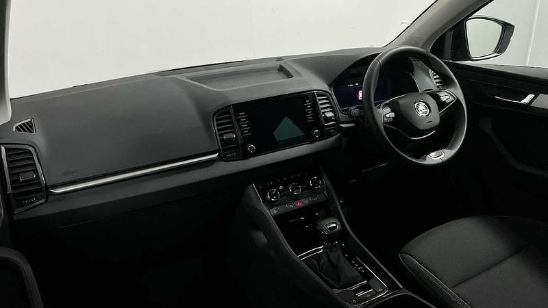 Used Skoda Karoq SE 150 HP (110 kW) 2025 Black magic pearl effect SUV