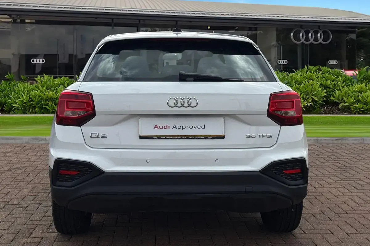 Used Audi Q2 Advanced 110 HP (80 kW) 2023 White SUV