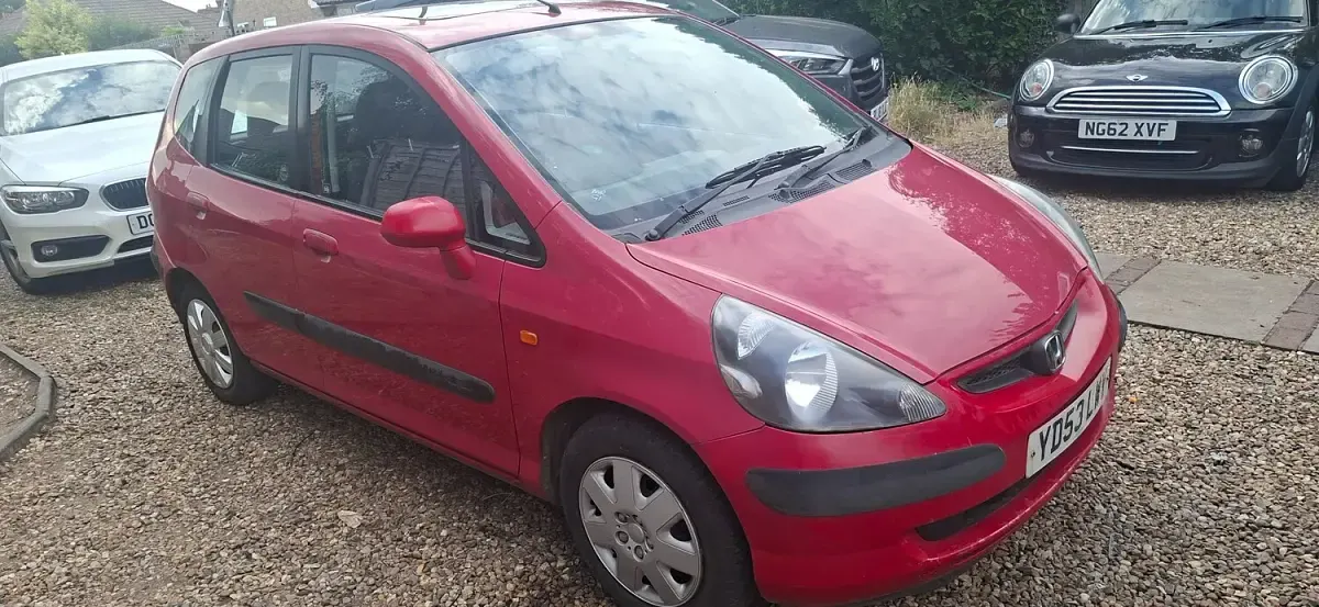 Used Honda Jazz SE 83 HP (61 kW) 2003 Red Hatchback