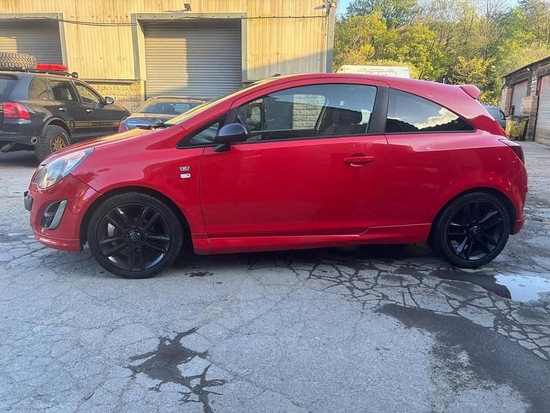 Used Vauxhall Corsa Edition 75 HP (55 kW) 2014 Red Hatchback